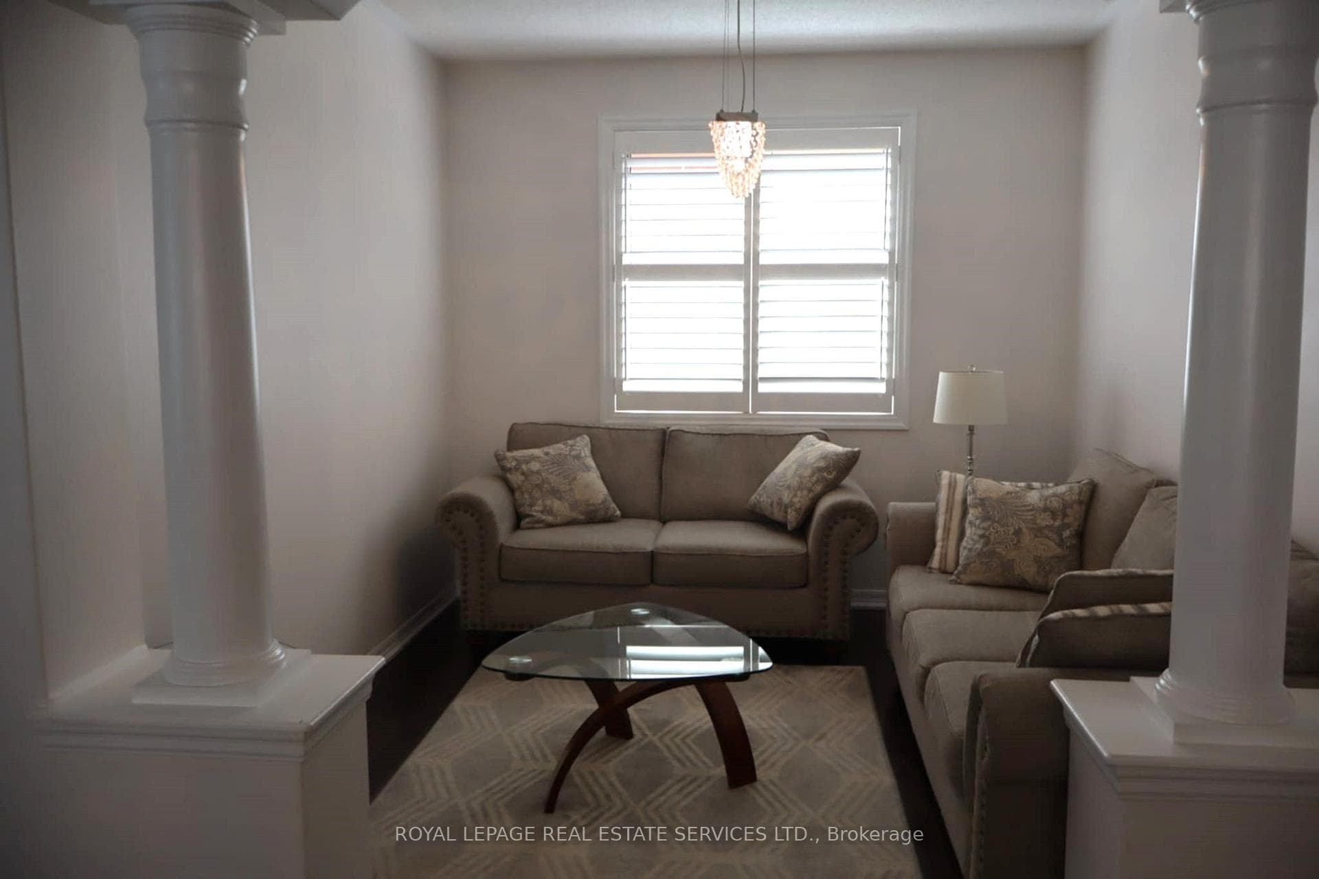 869 Farmstead Drive photo 9