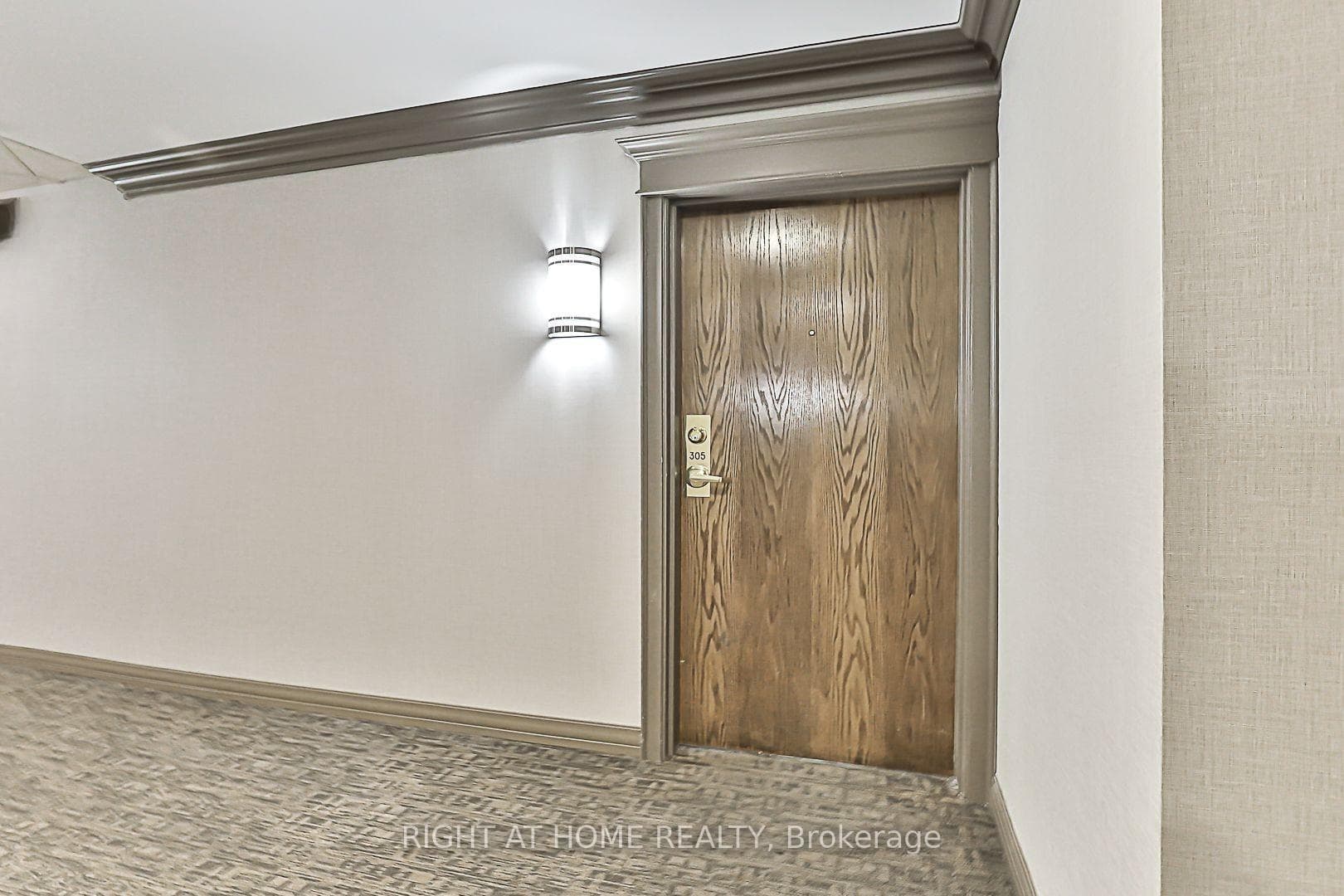8 Maison Parc Court Unit 305 photo 6
