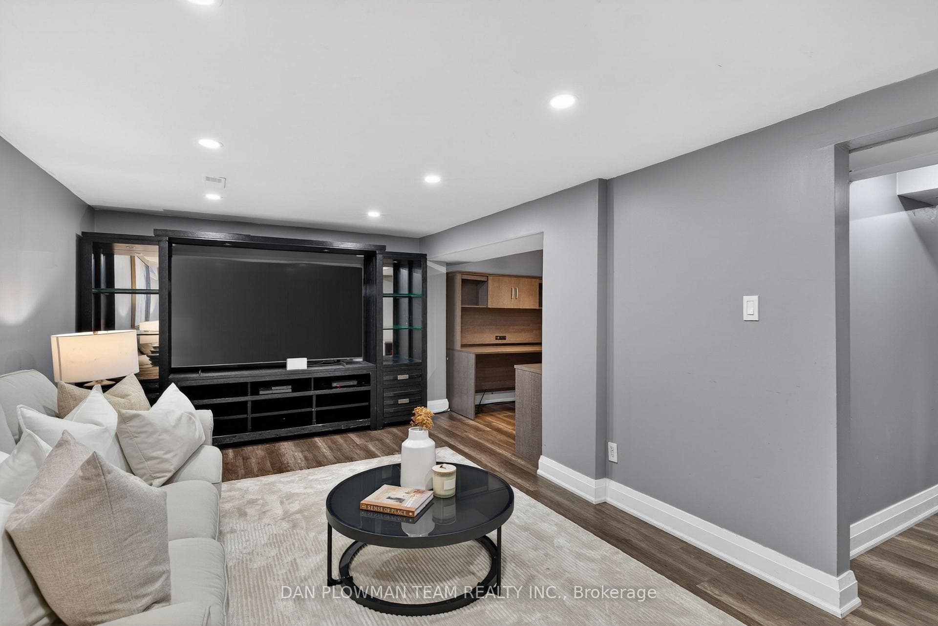629 Grandview Street photo 27