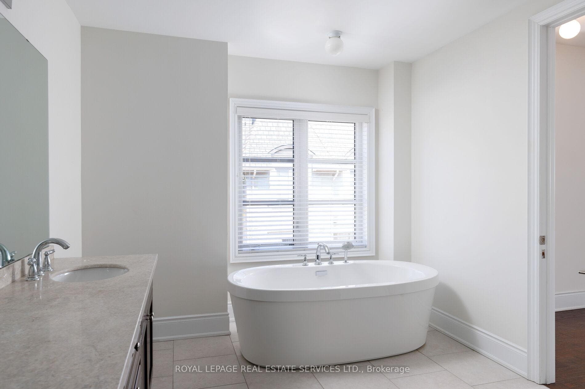 257 Hanover Street photo 18
