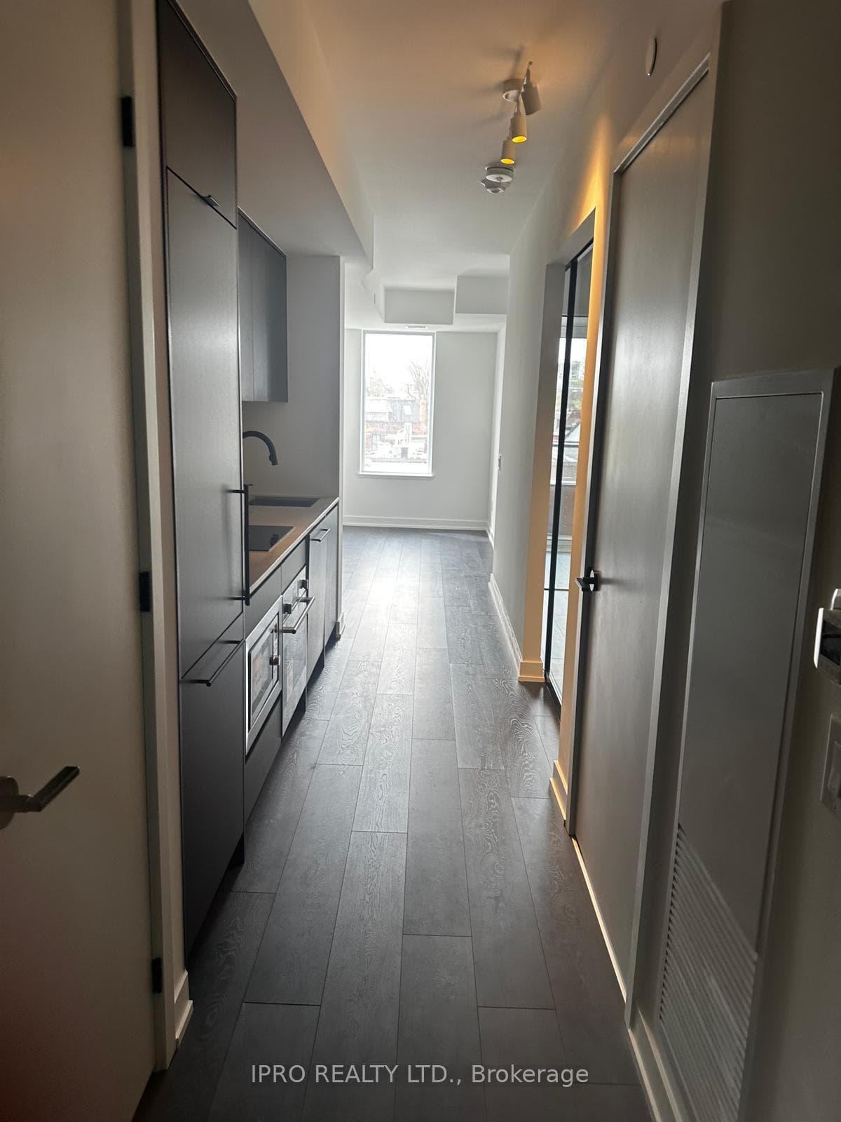 5 Lakeview Avenue Unit 306 photo 3