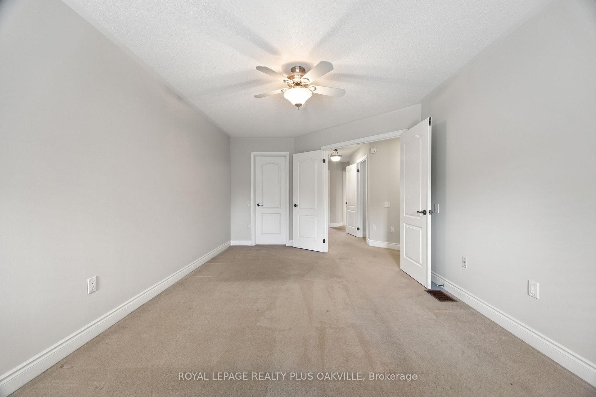 224 Tawny Crescent photo 15