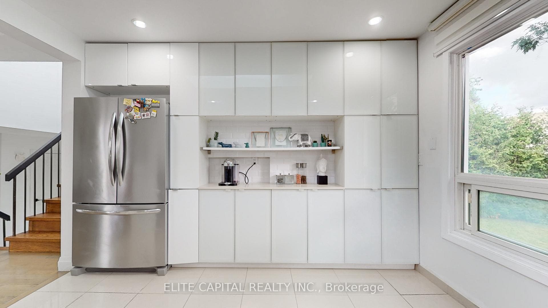 Kitchen Cabinets / Main