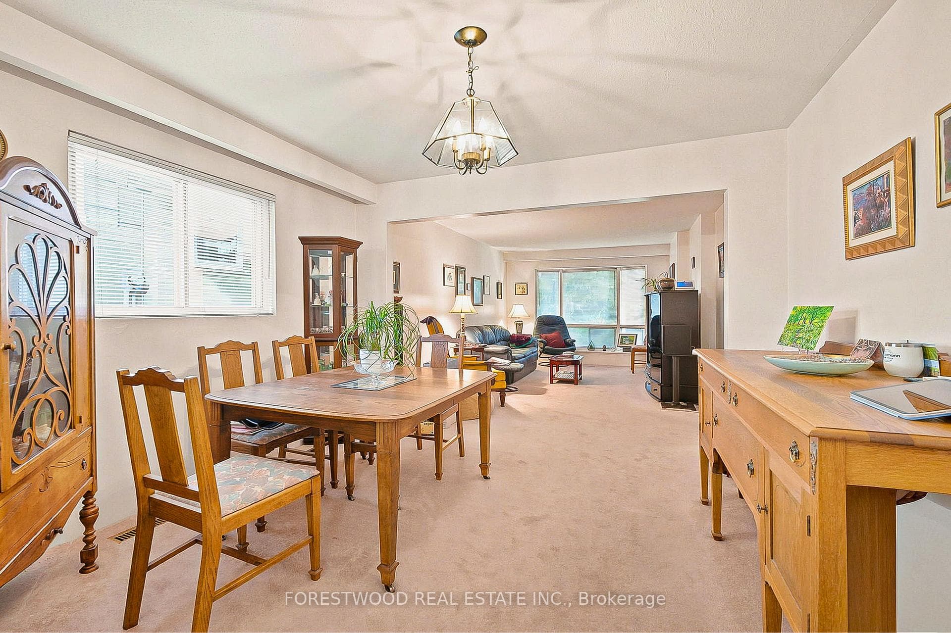 523 Hyacinthe Boulevard photo 8