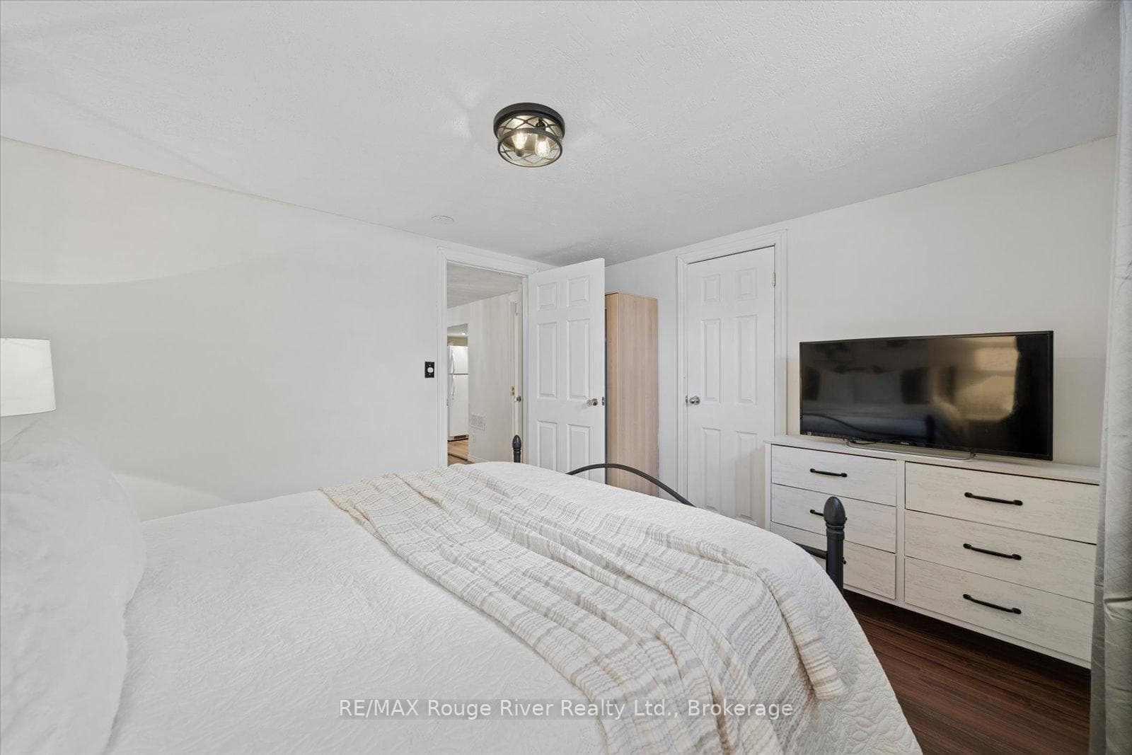 702 Gilbert Street photo 38