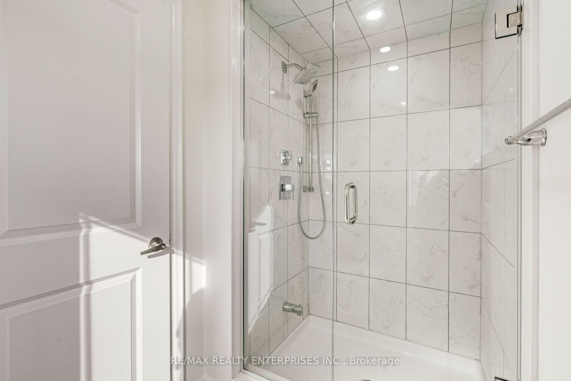 57 Baskett Street photo 35