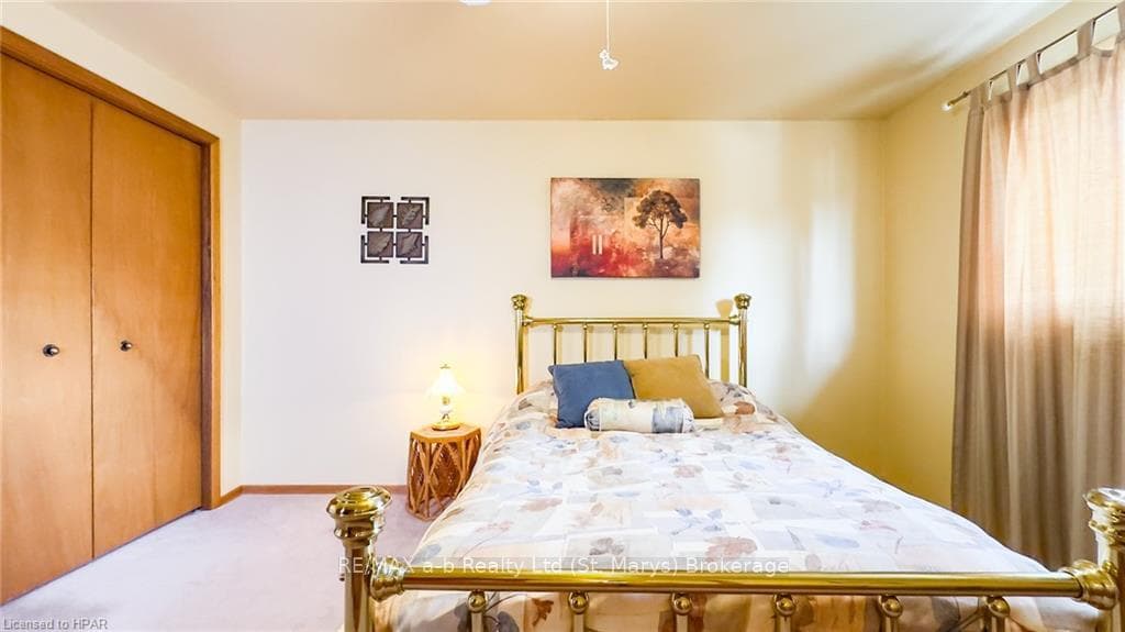 3 SPARLING Crescent photo 36