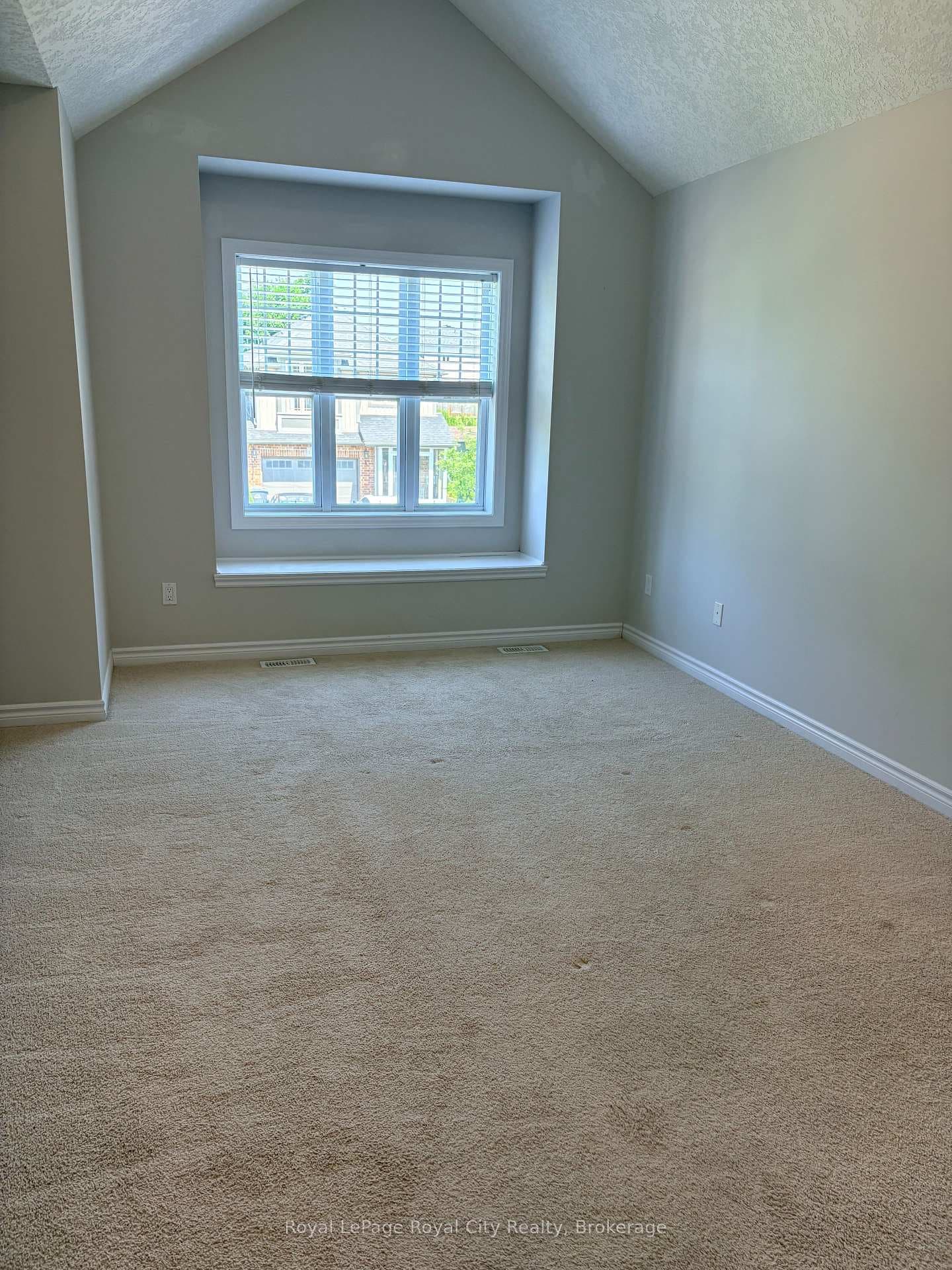 15 SUMMERFIELD Drive photo 12