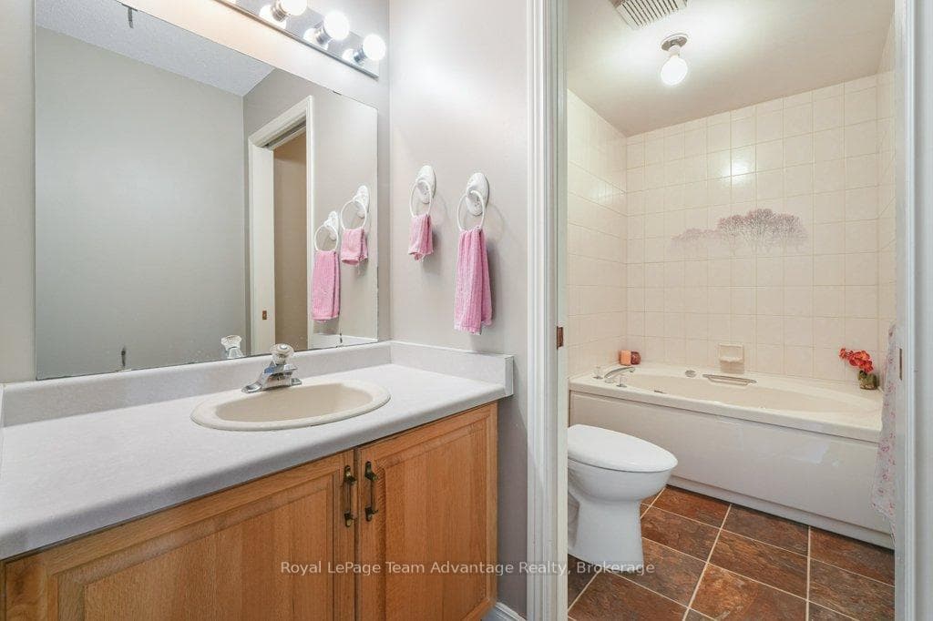 3pc Ensuite with Tub