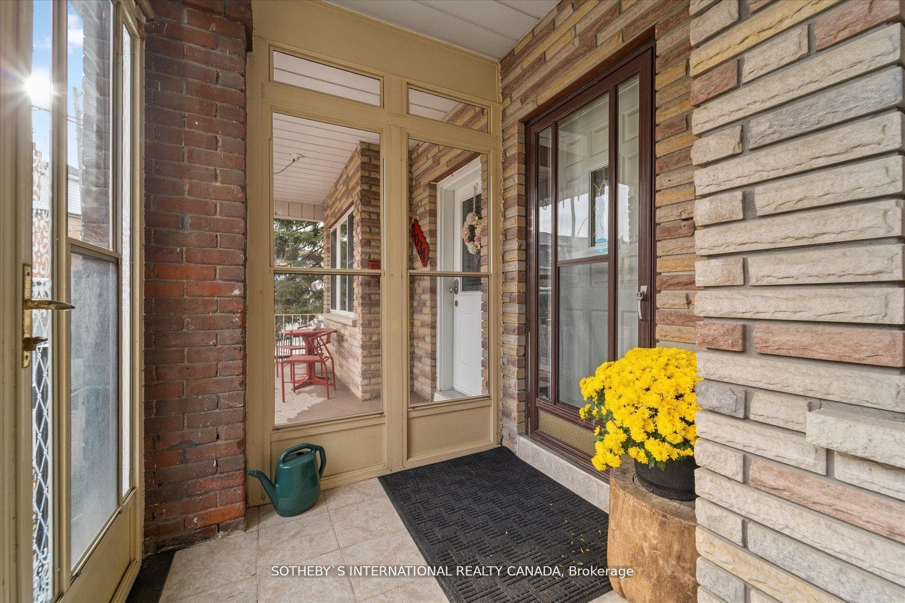 2032 Davenport Road photo 11