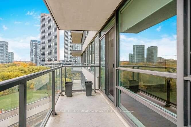 2230 Lakeshore Boulevard Unit 703 photo 24