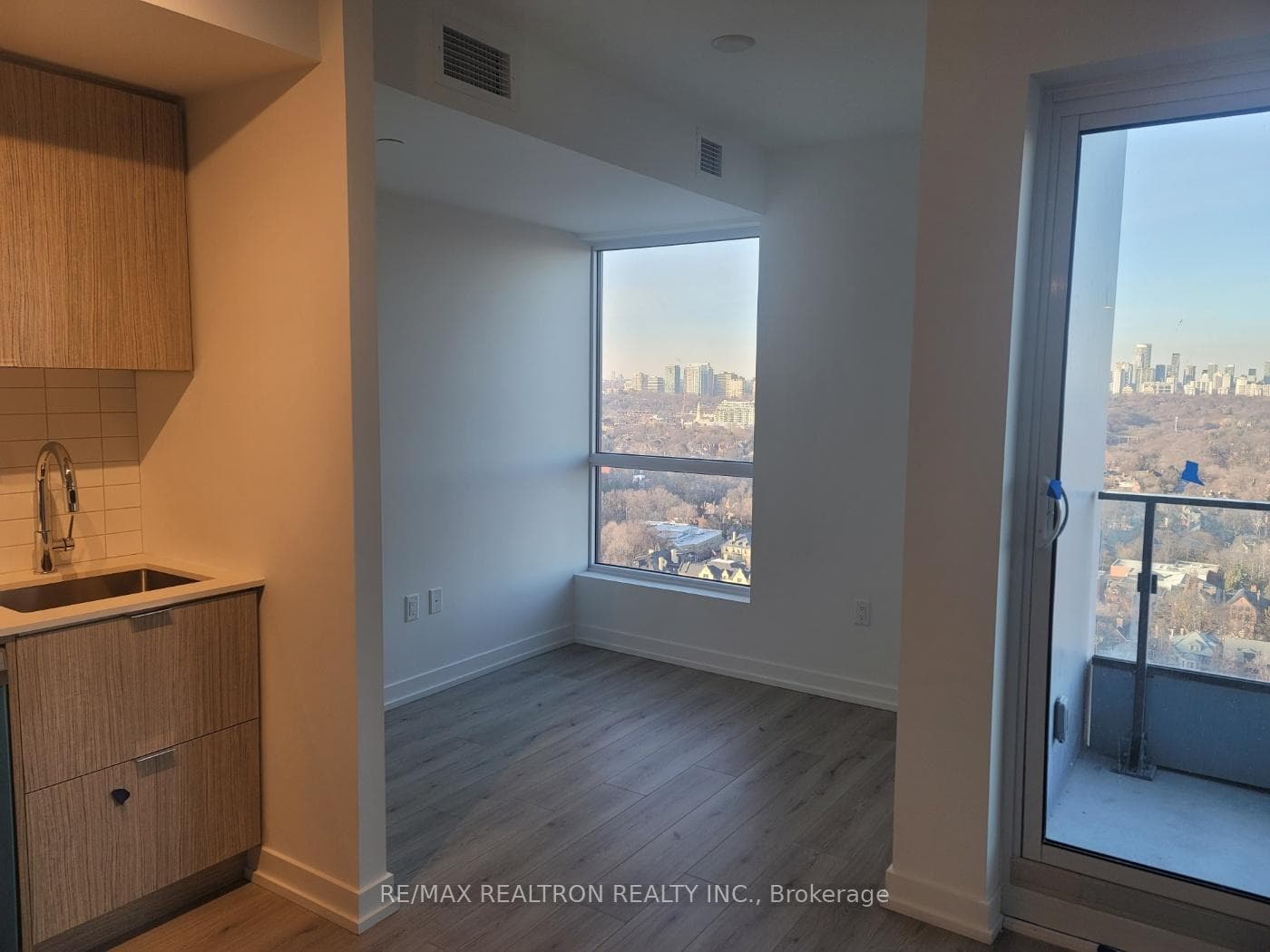 395 Bloor Street Unit 2506 photo 6