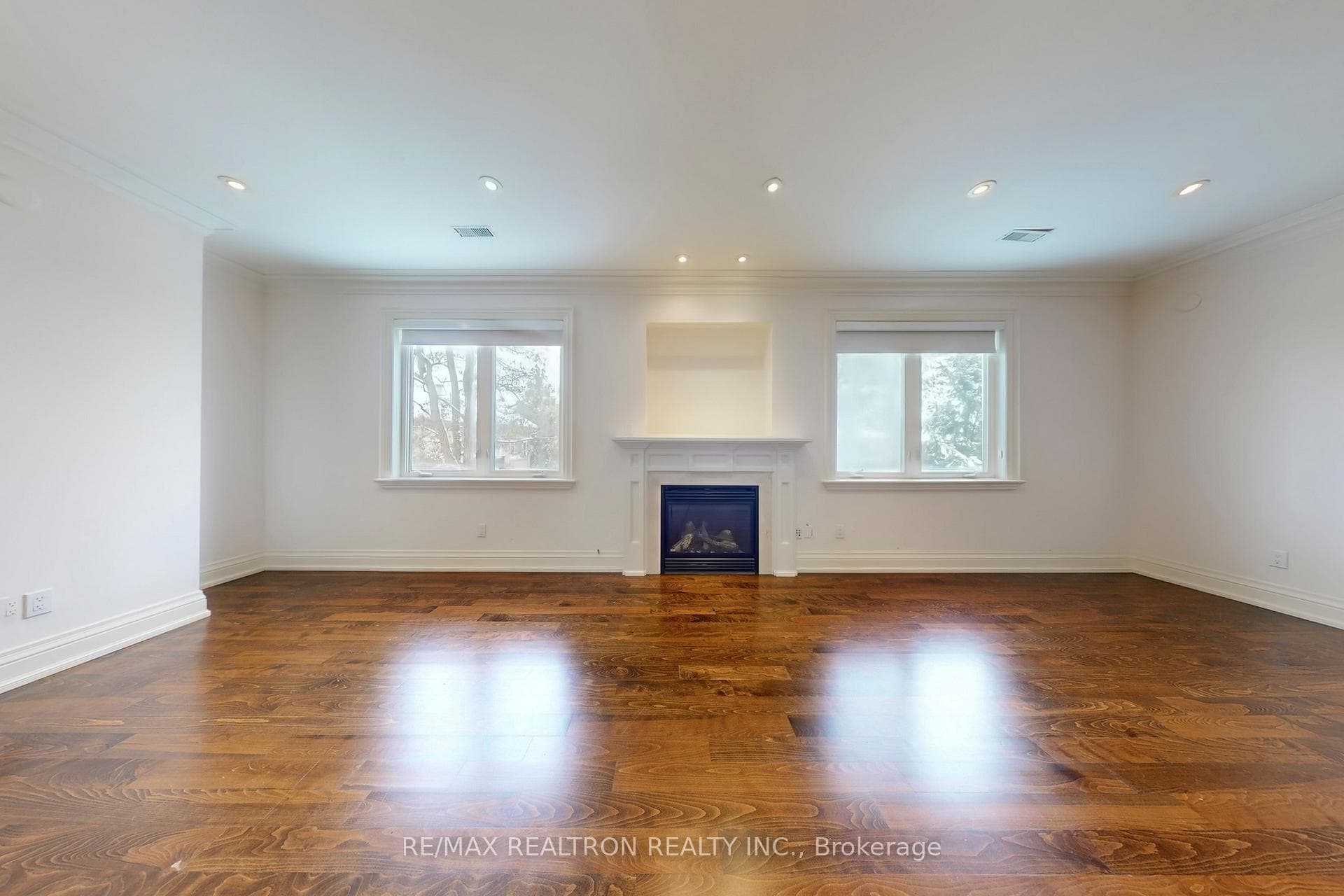 486 Spring Gate Boulevard photo 31