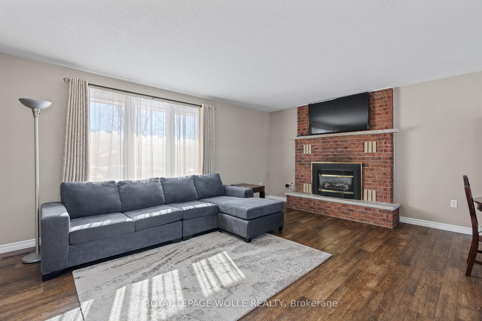 218 Arris Crescent photo 14