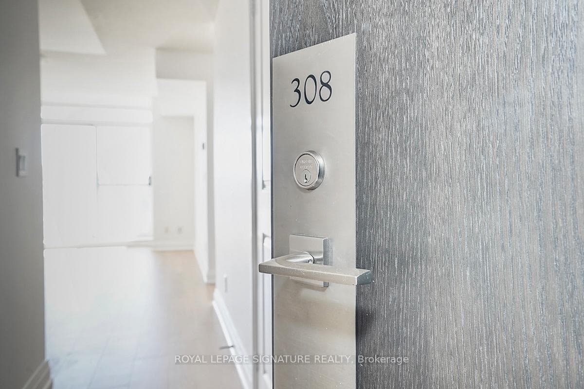 3520 Danforth Avenue Unit 308 photo 4