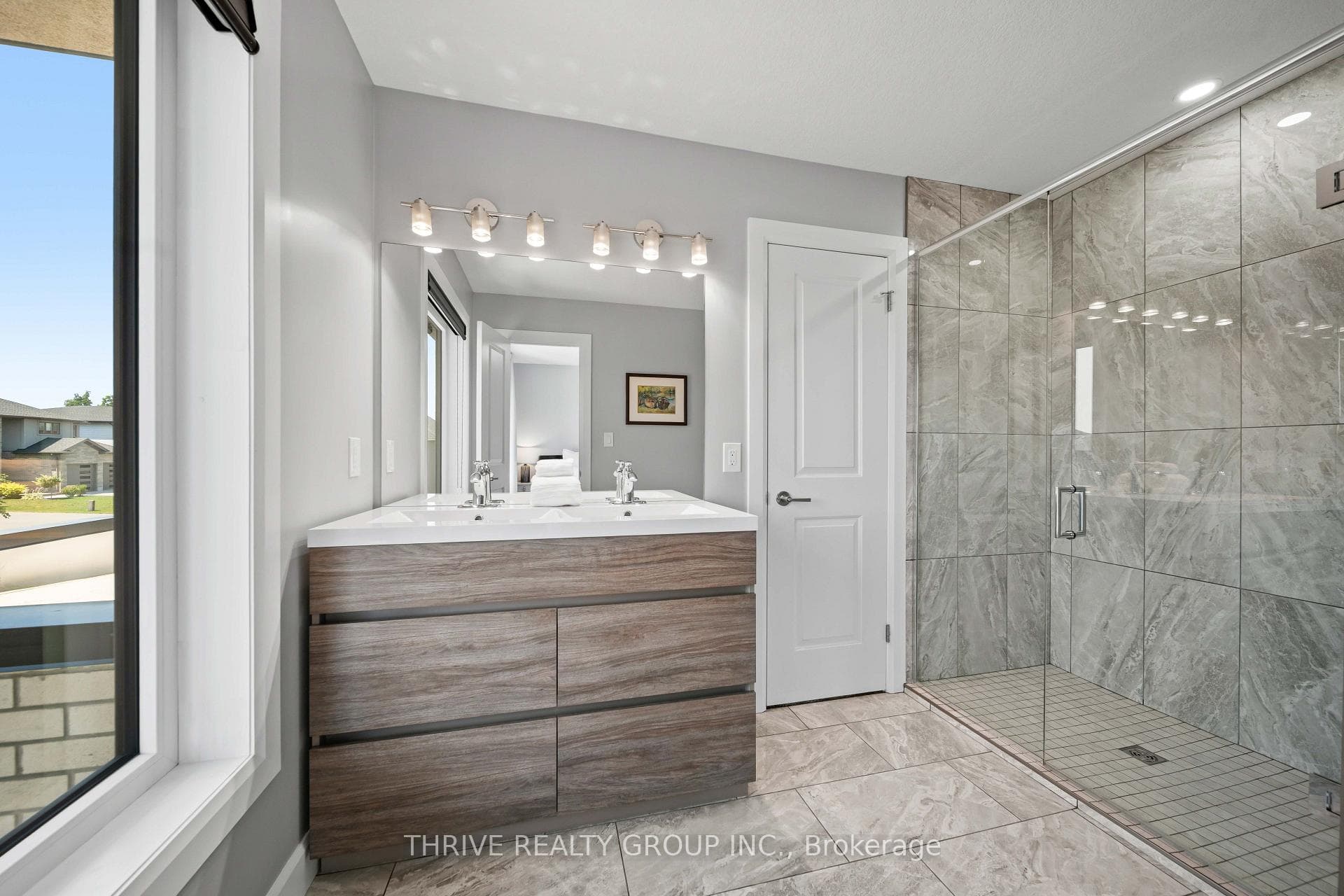 2084 Tyson Walk photo 34