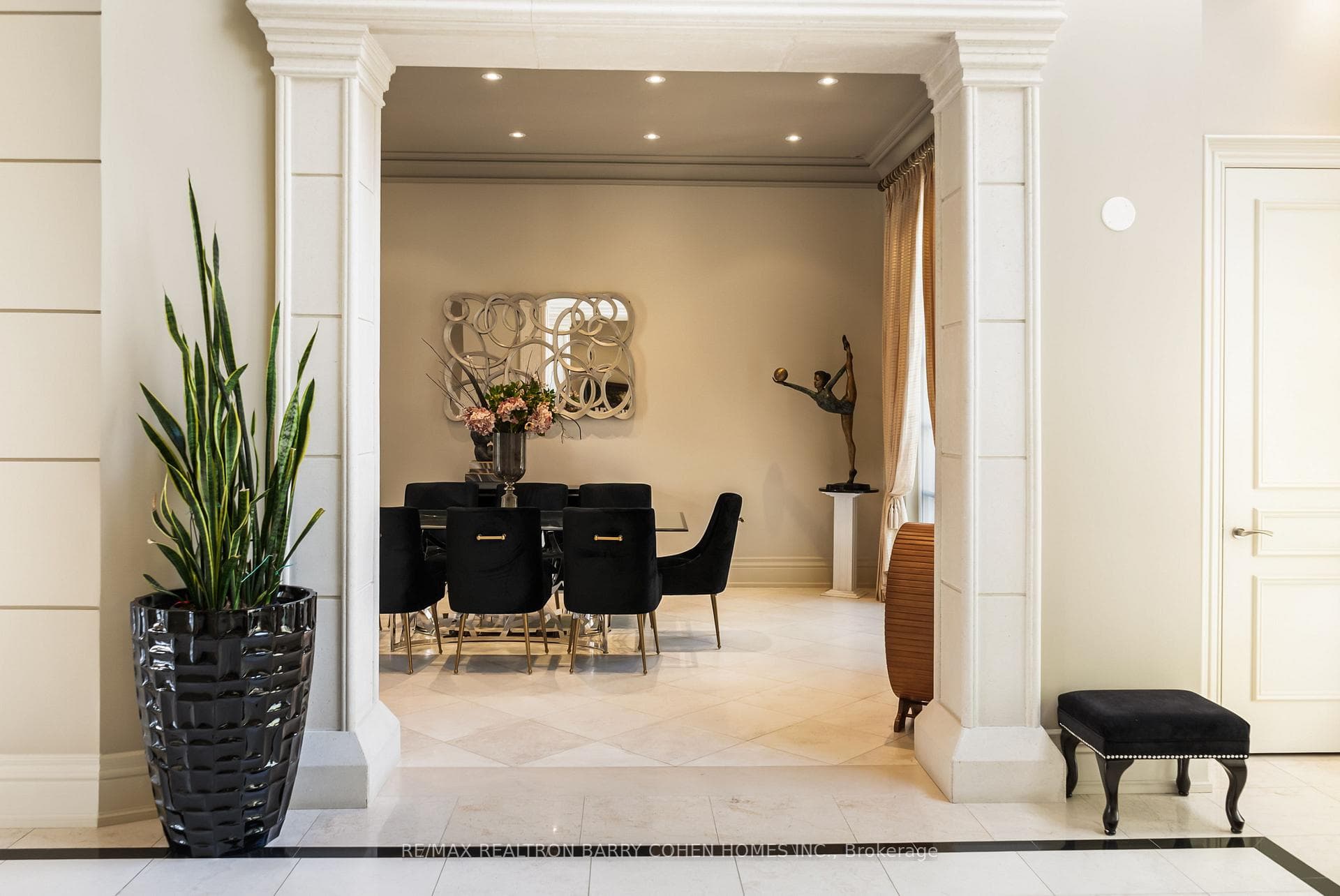 15 Sylvia Court photo 7