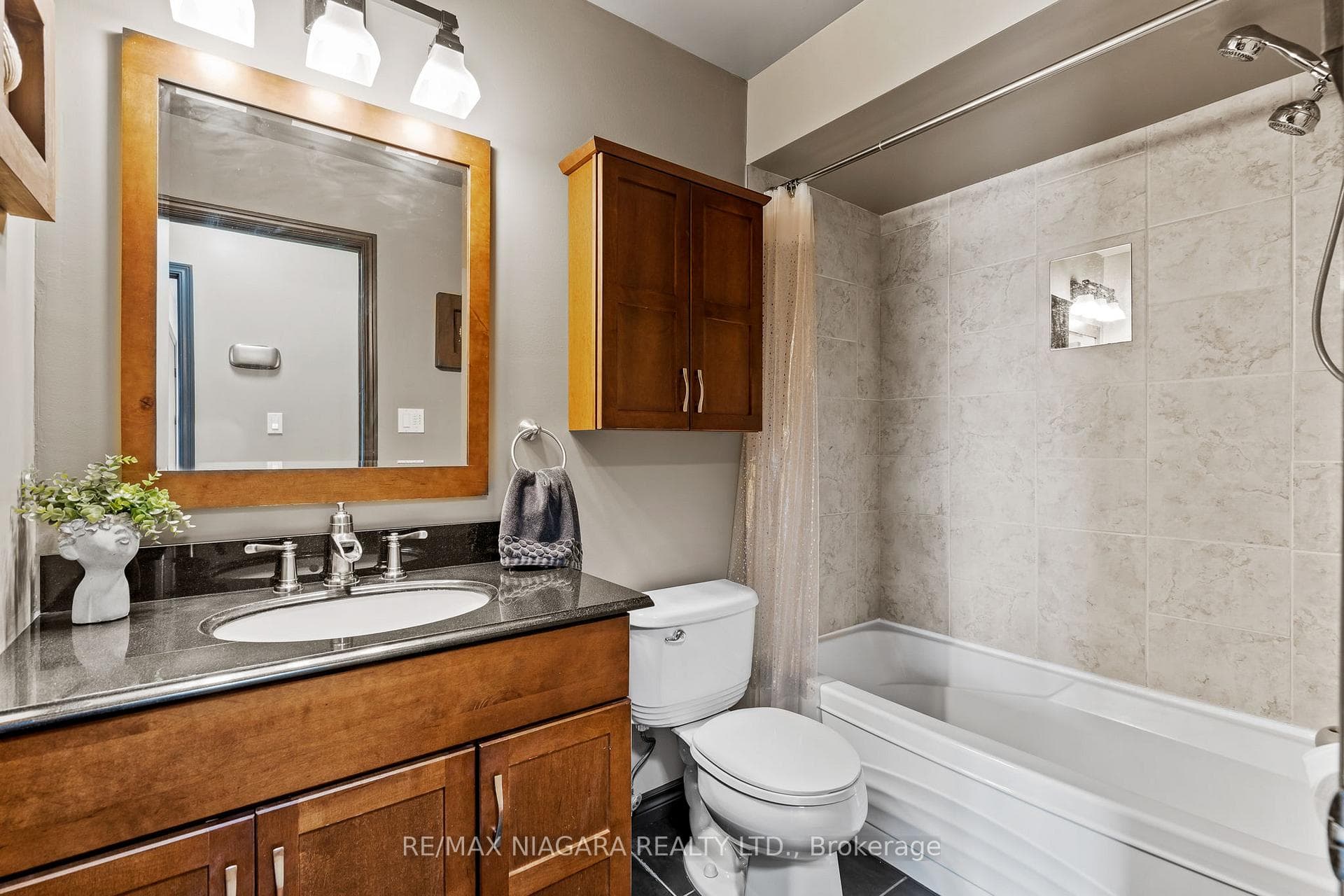 7691 Vincent Street photo 12