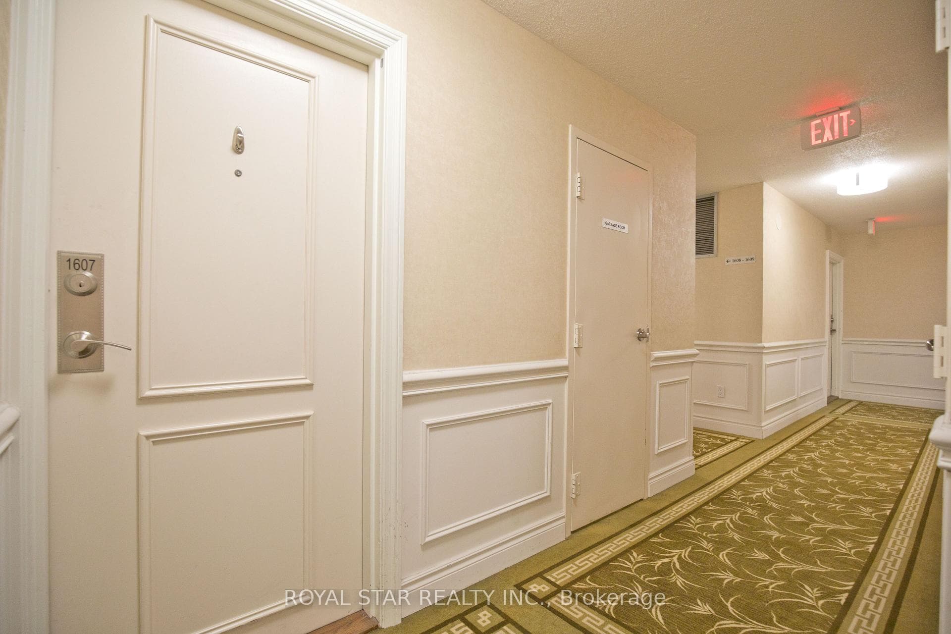 1535 Lakeshore Road Unit 1607 photo 4