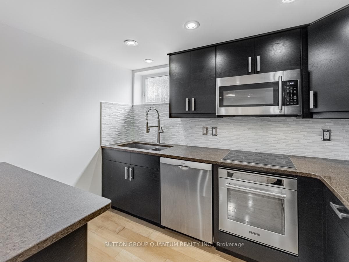 12 Elmwood Avenue Unit Bsmt photo 13