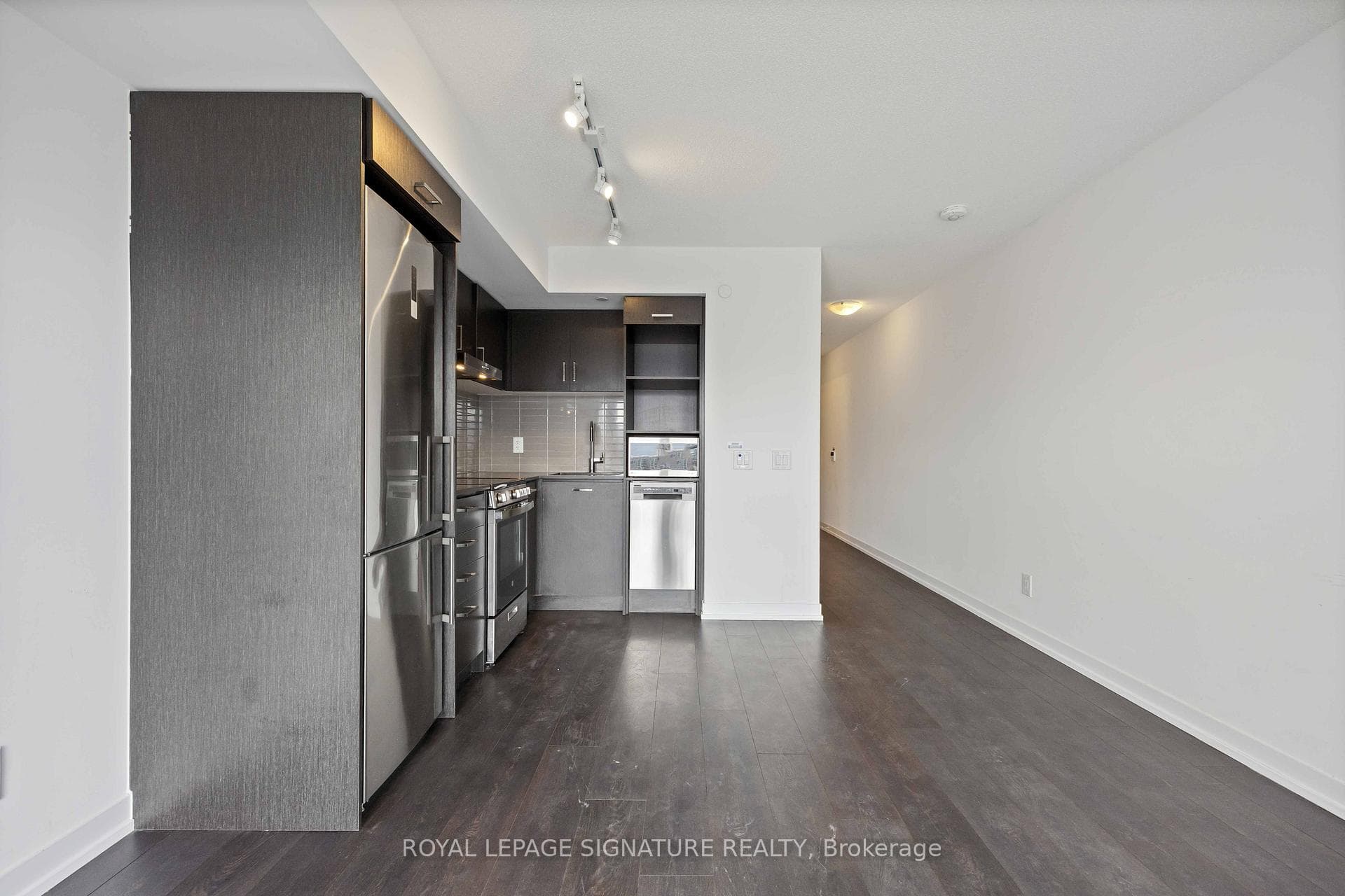 219 Dundas Street Unit 2102 photo 15