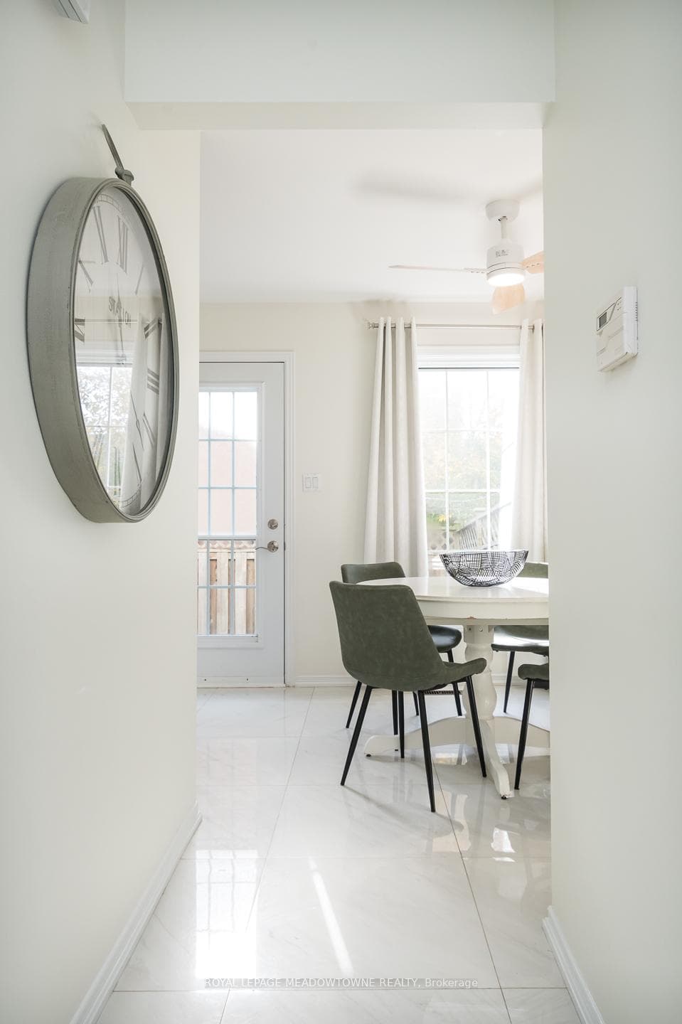 Leads to Kitchen
