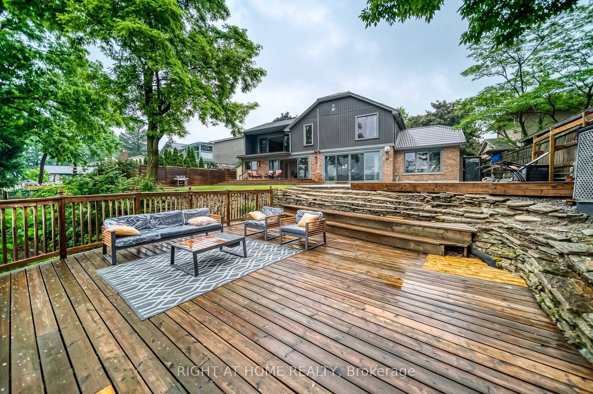 44 ROYAL HENLEY Boulevard photo 45