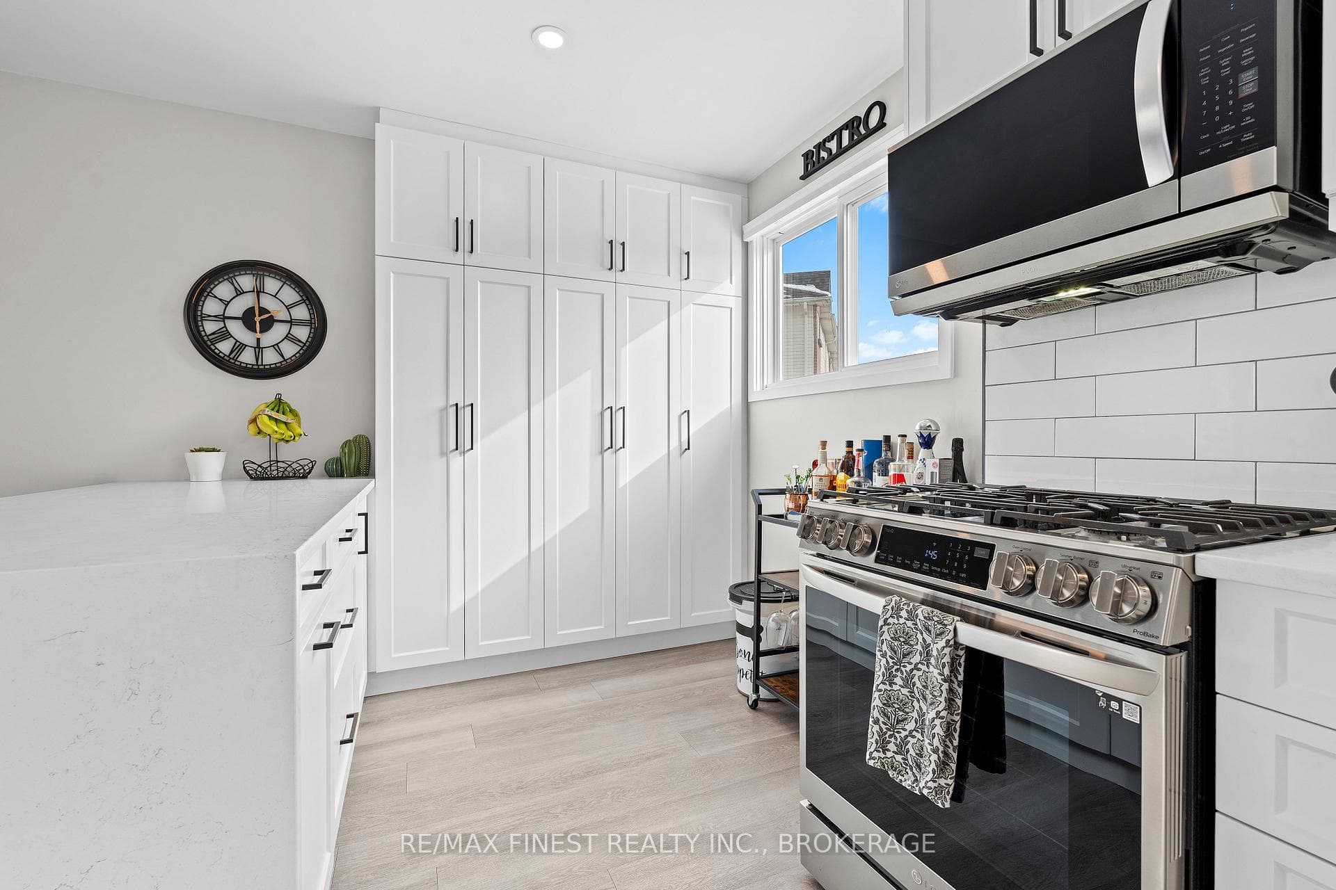 1097 Craig Lane photo 12