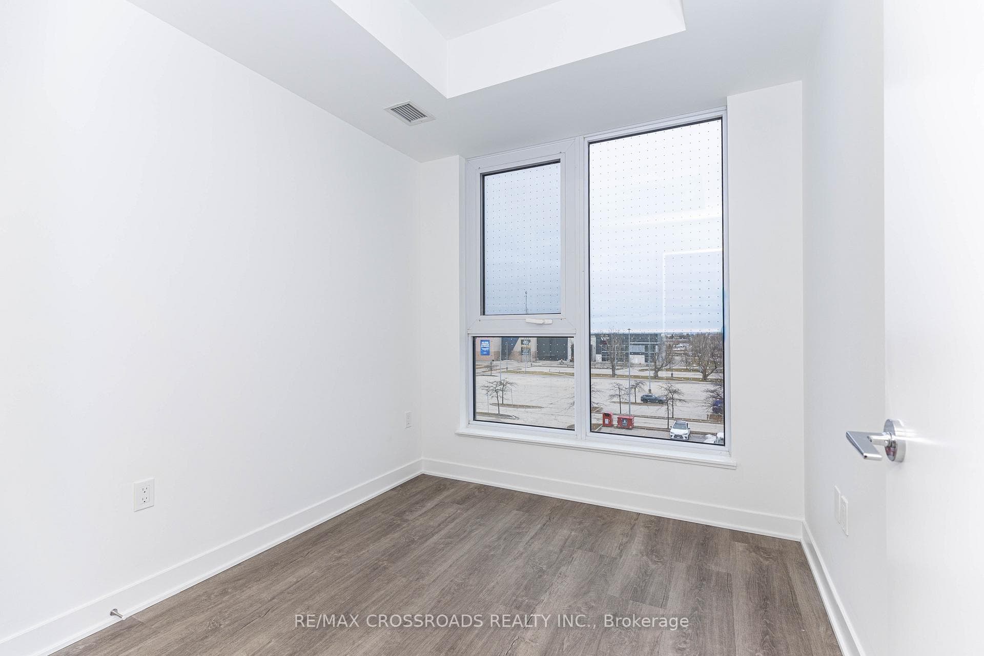 1037 The Queensway N/A Unit 312 photo 29