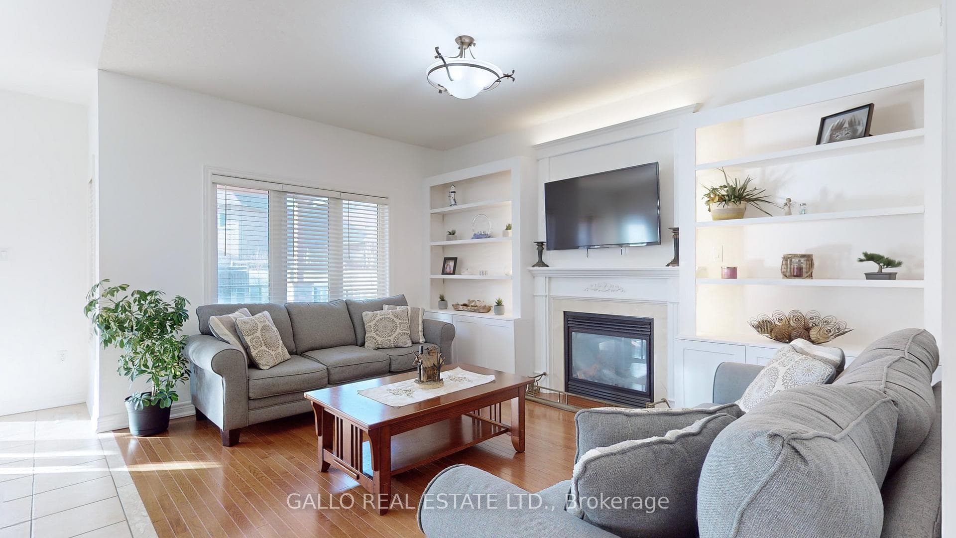 107 Pondmede Crescent photo 9
