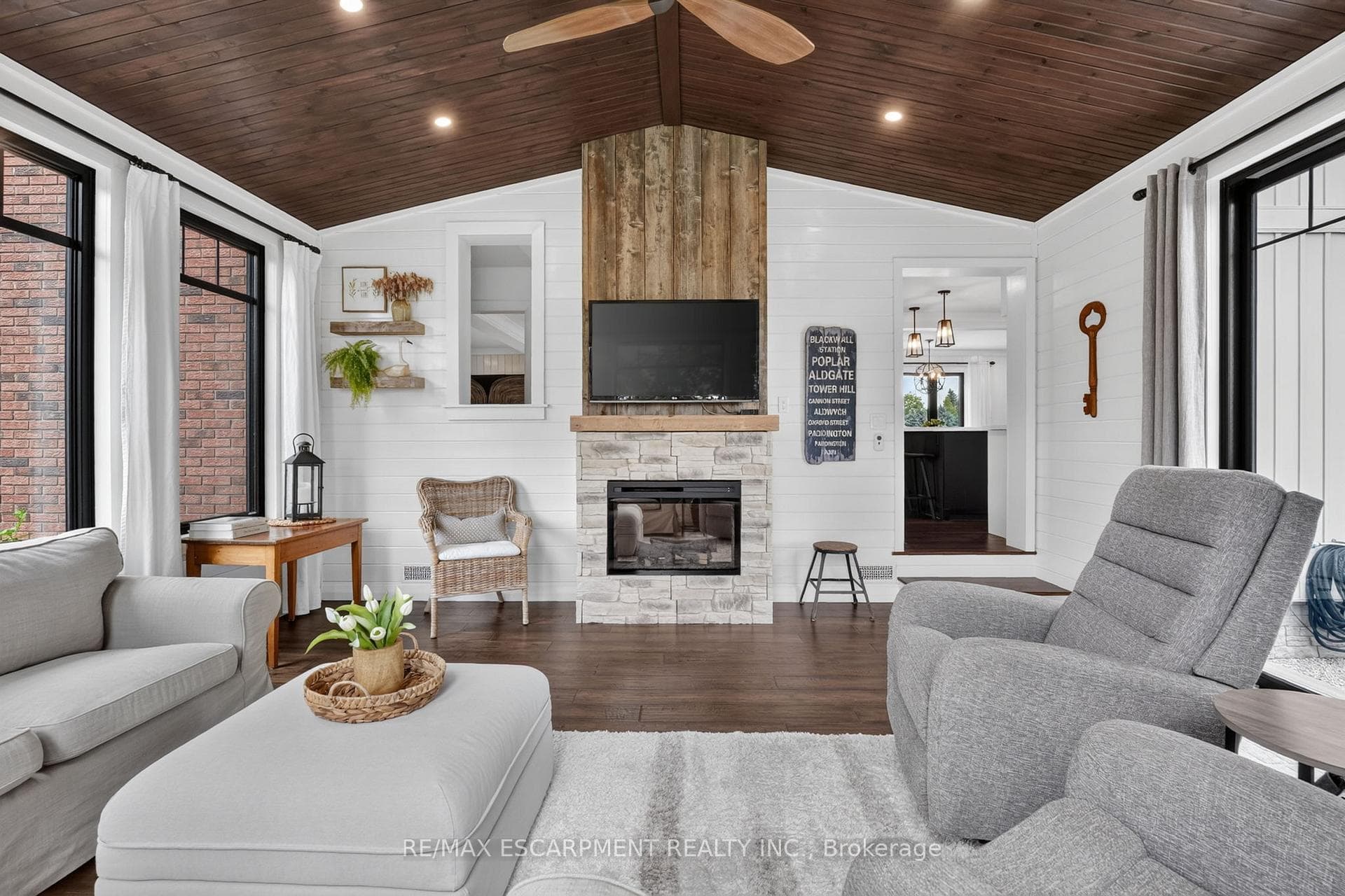 3754 LAKESHORE Road photo 21