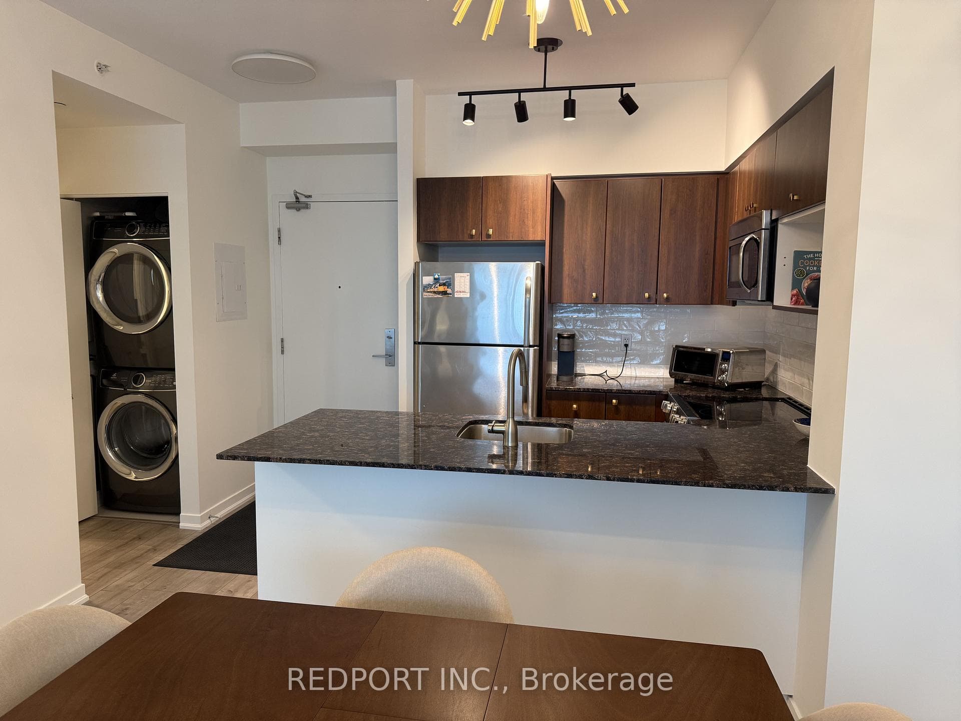 150 East Liberty Street Unit 1601 photo 2