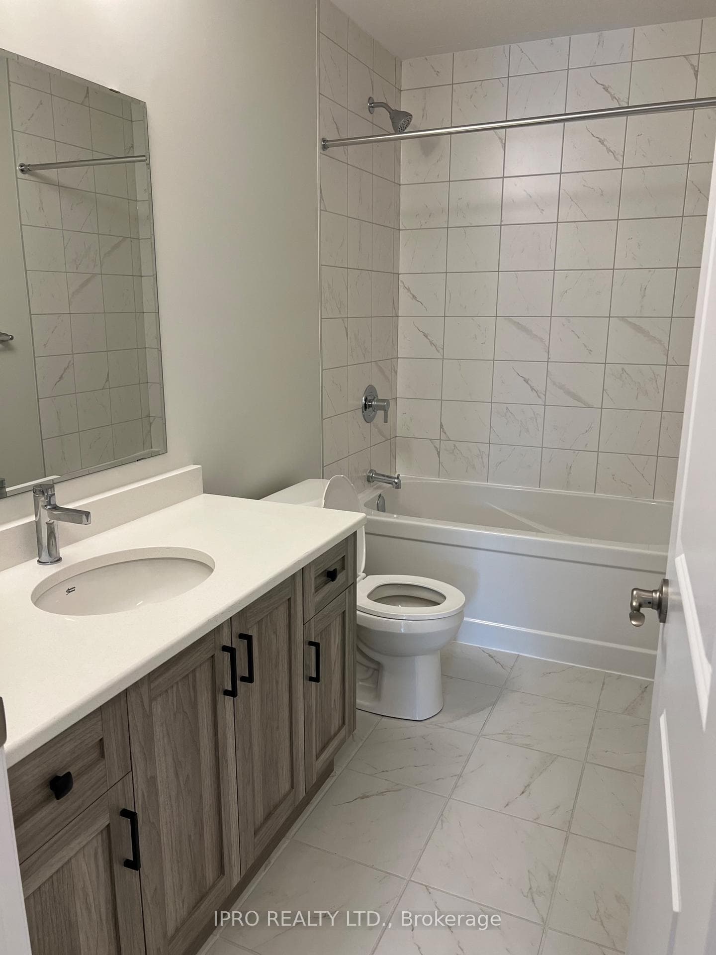 261 Woodbine Avenue Unit E015 photo 10