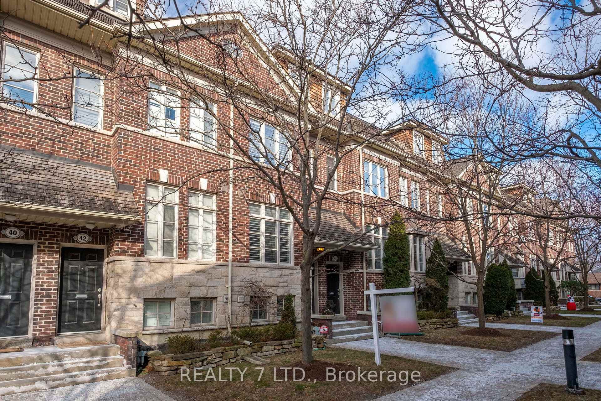 44 Furrow Lane photo 1