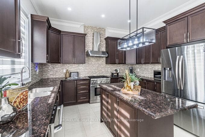 11 Squire Ellis Drive photo 18