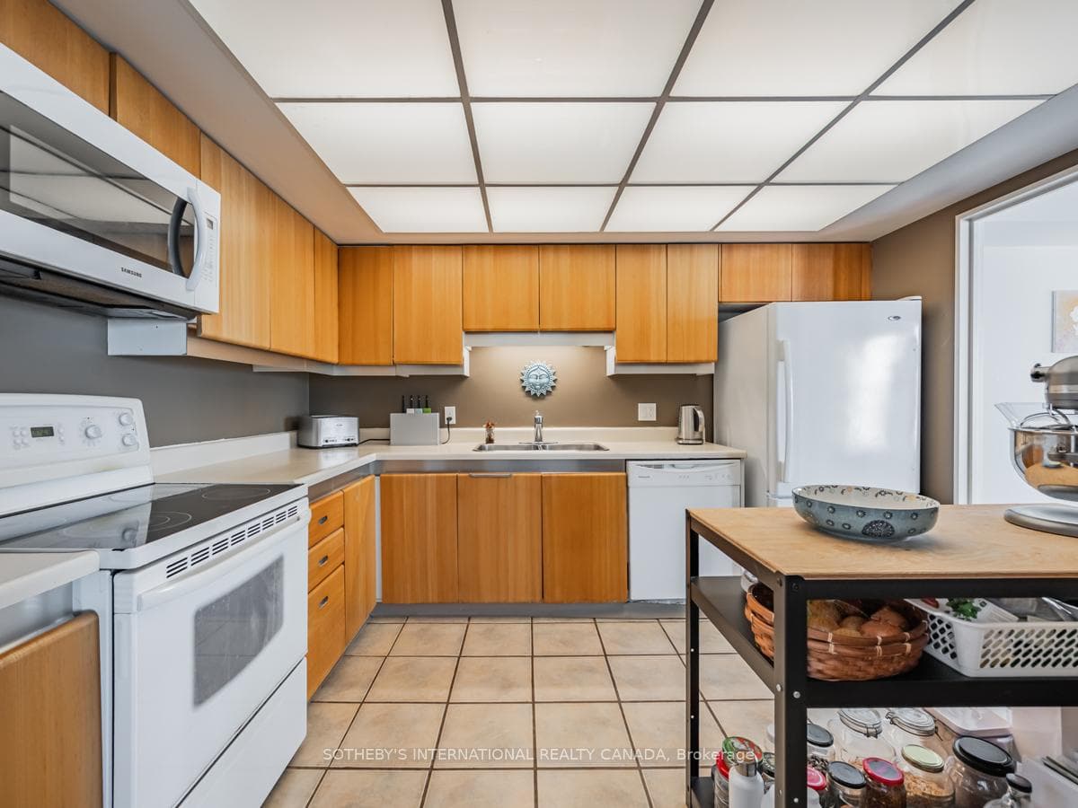 65 Harbour Square Unit 2204 photo 13