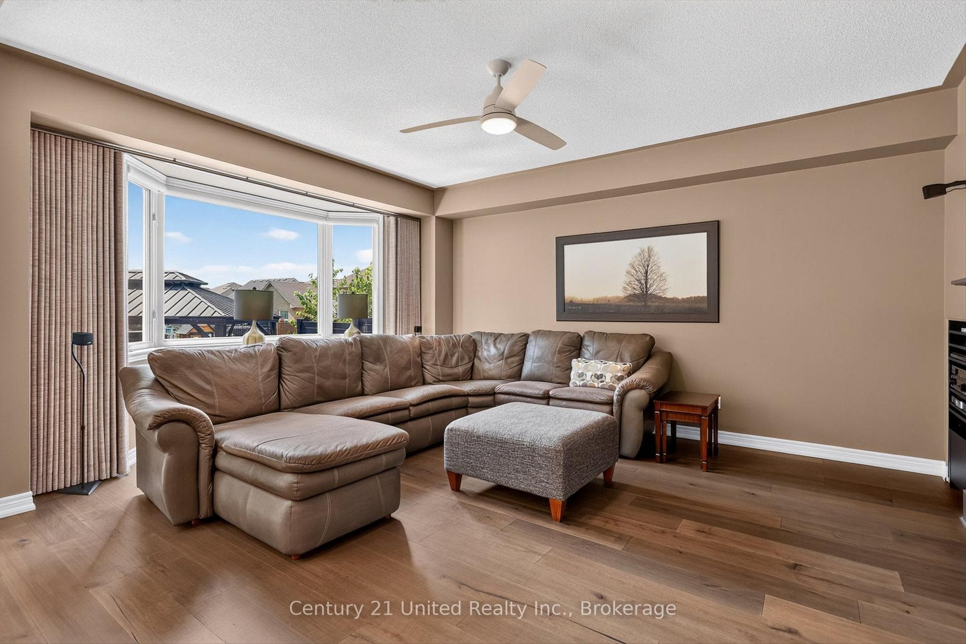 1184 Scollard Drive photo 16