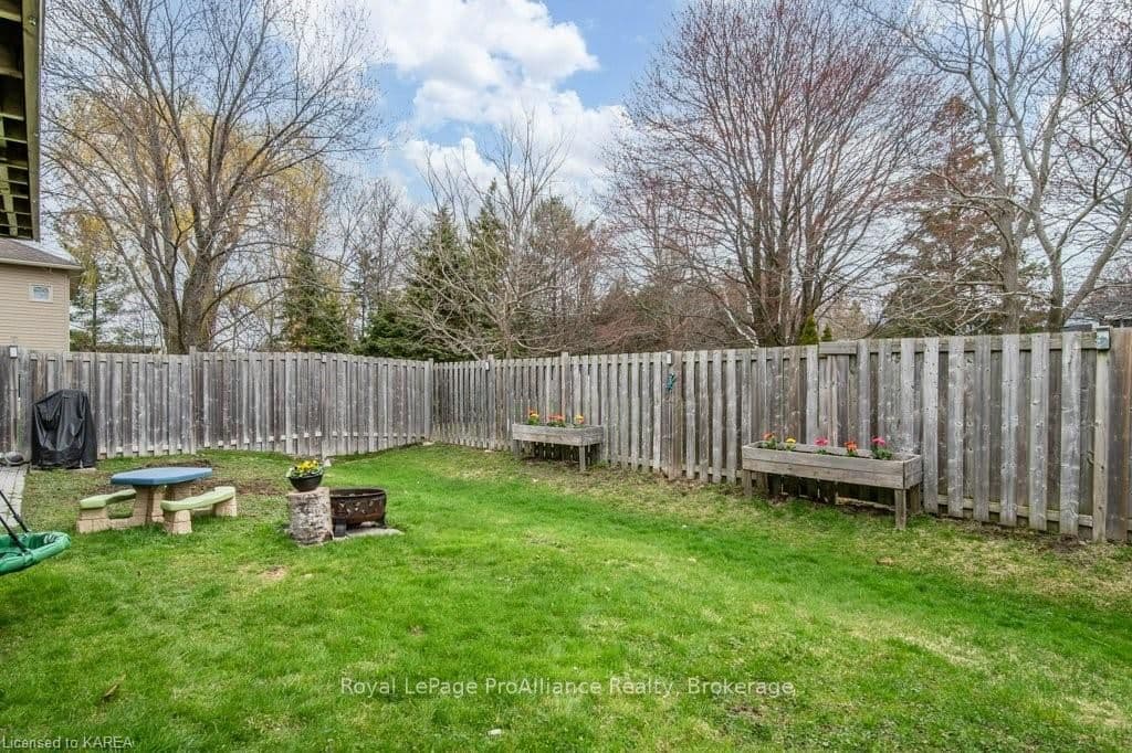 1234 MAZZOLIN Crescent photo 45