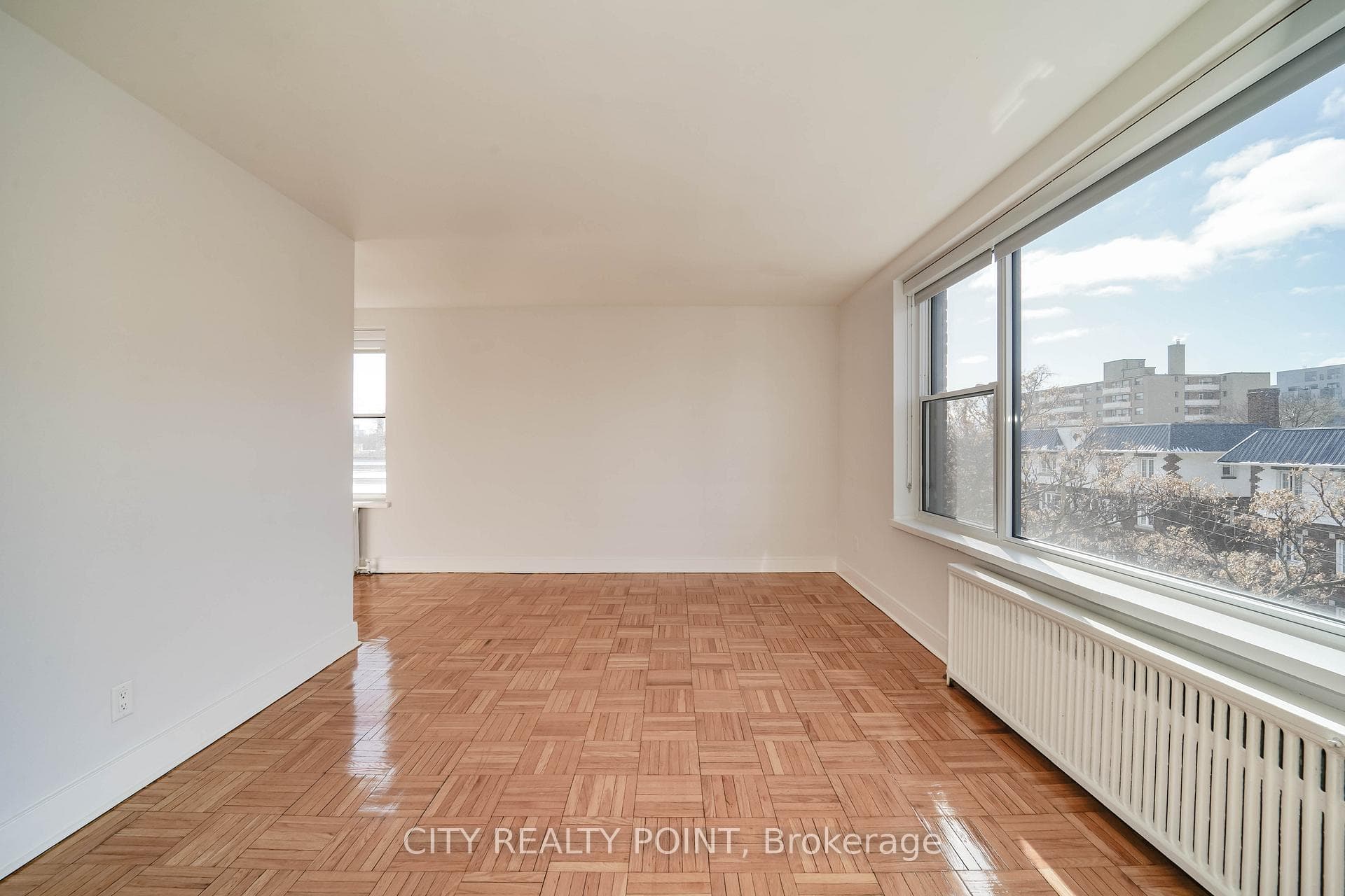 1545 Bathurst Street Unit 405 photo 6
