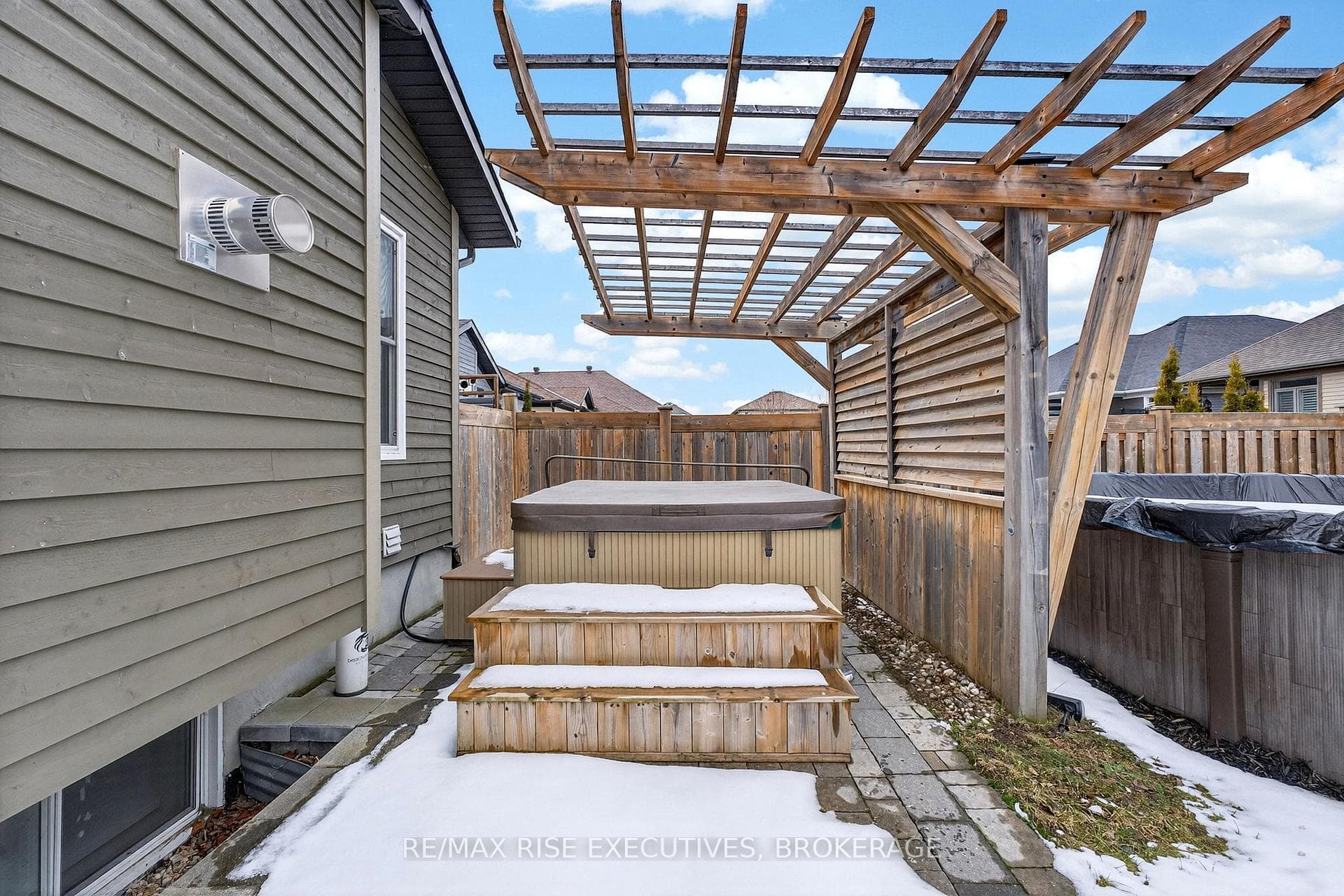 700 Stonehenge Street photo 41