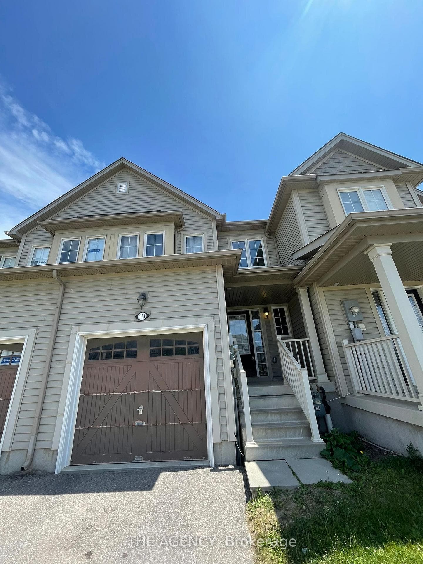 111 Bisset Avenue photo 1