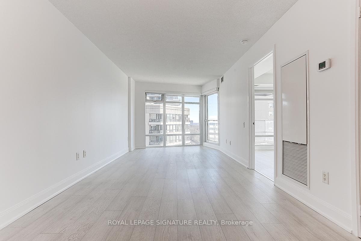 2181 Yonge Street Unit 1601 photo 8