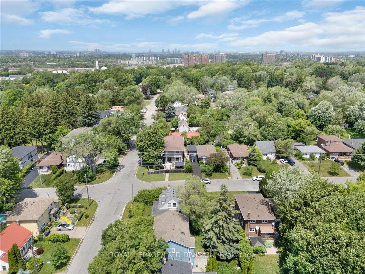 43 Allister Avenue photo 48