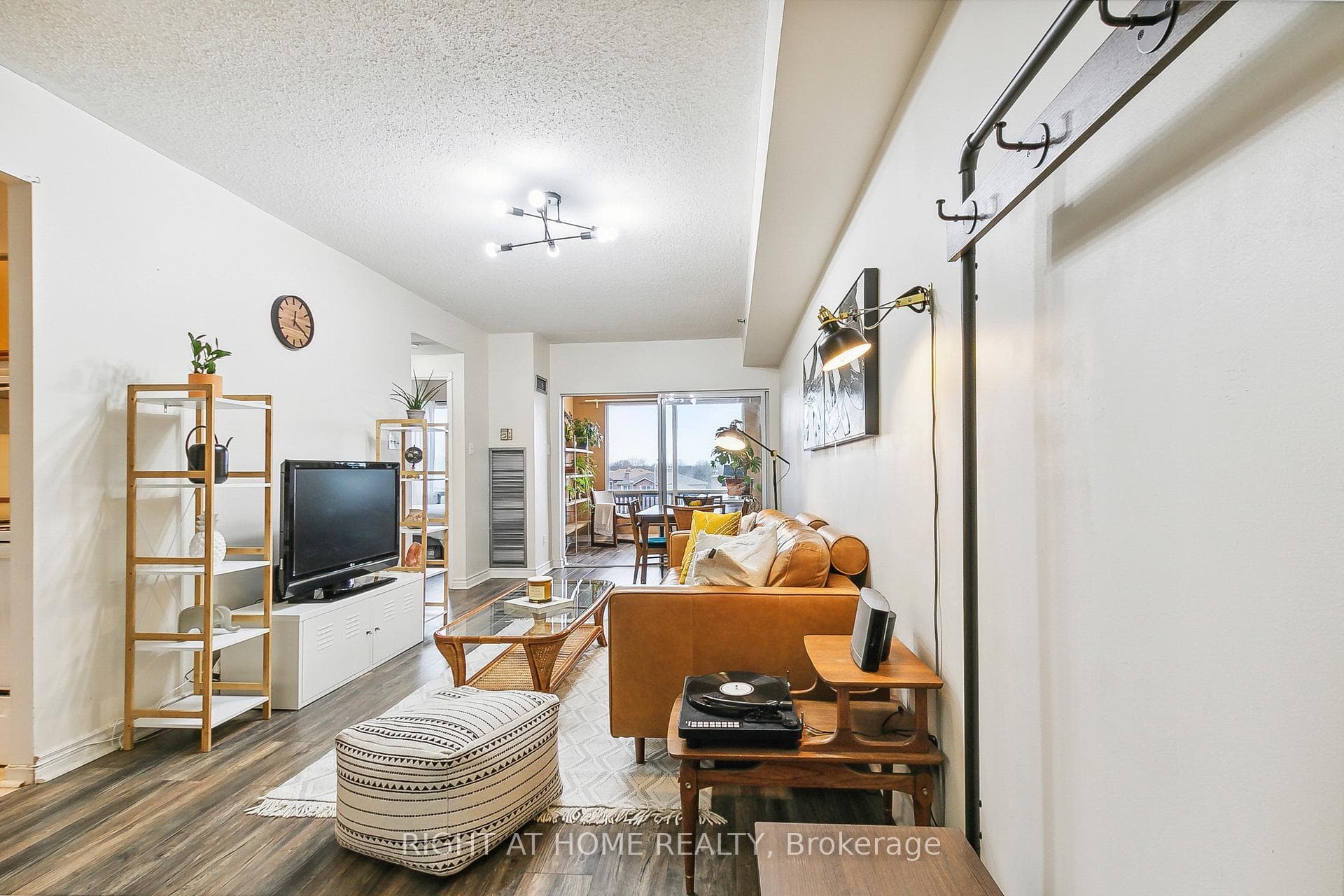 5800 Sheppard Avenue Unit 304 photo 2