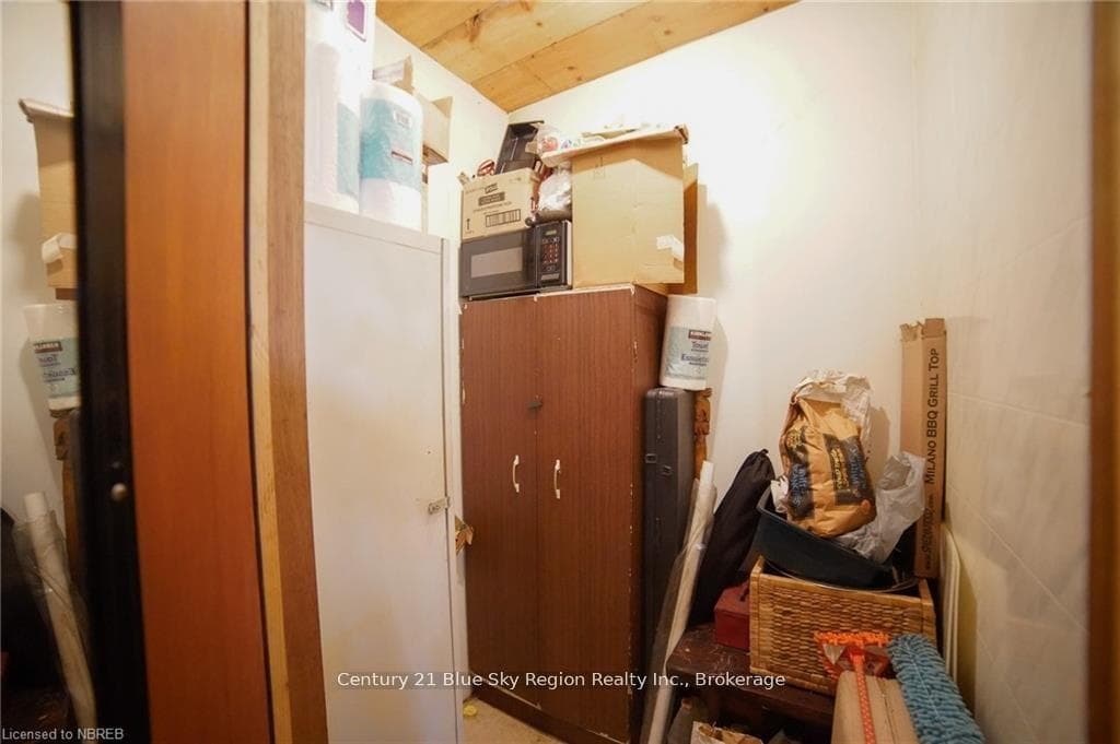 1772 LEIGHTON Road photo 17