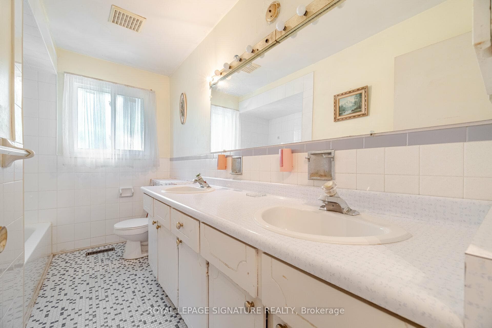 960 Runningbrook Drive photo 16