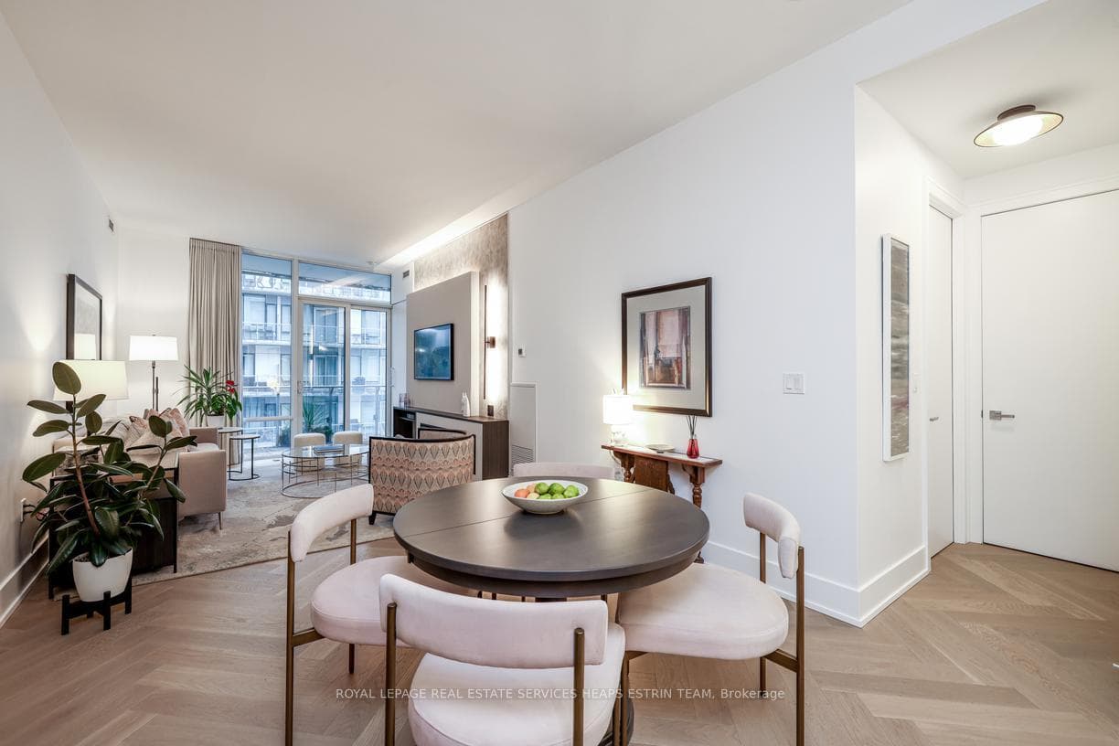 29 Queens Quay Unit 916 photo 21