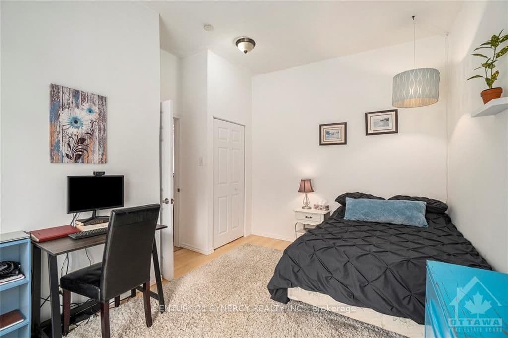 181 ROBERTSON Drive photo 26