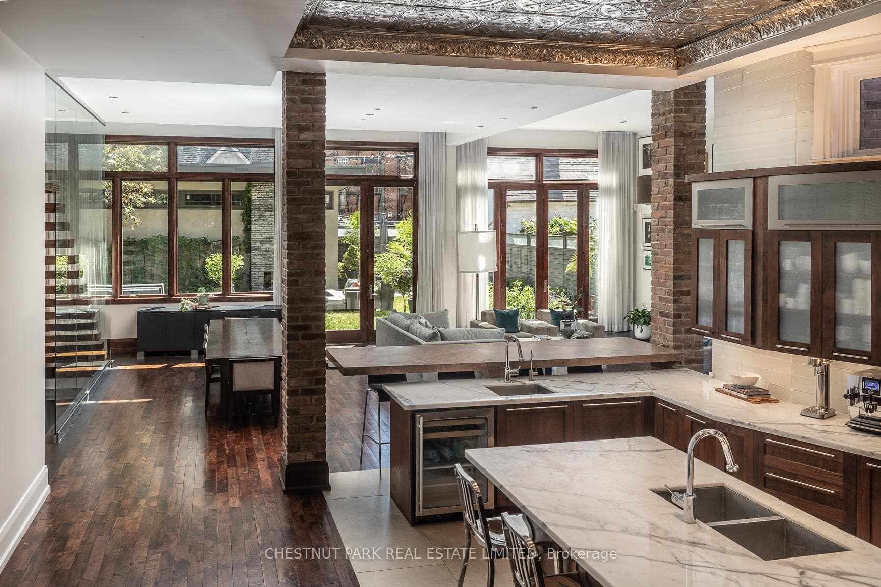 403 Palmerston Boulevard photo 6