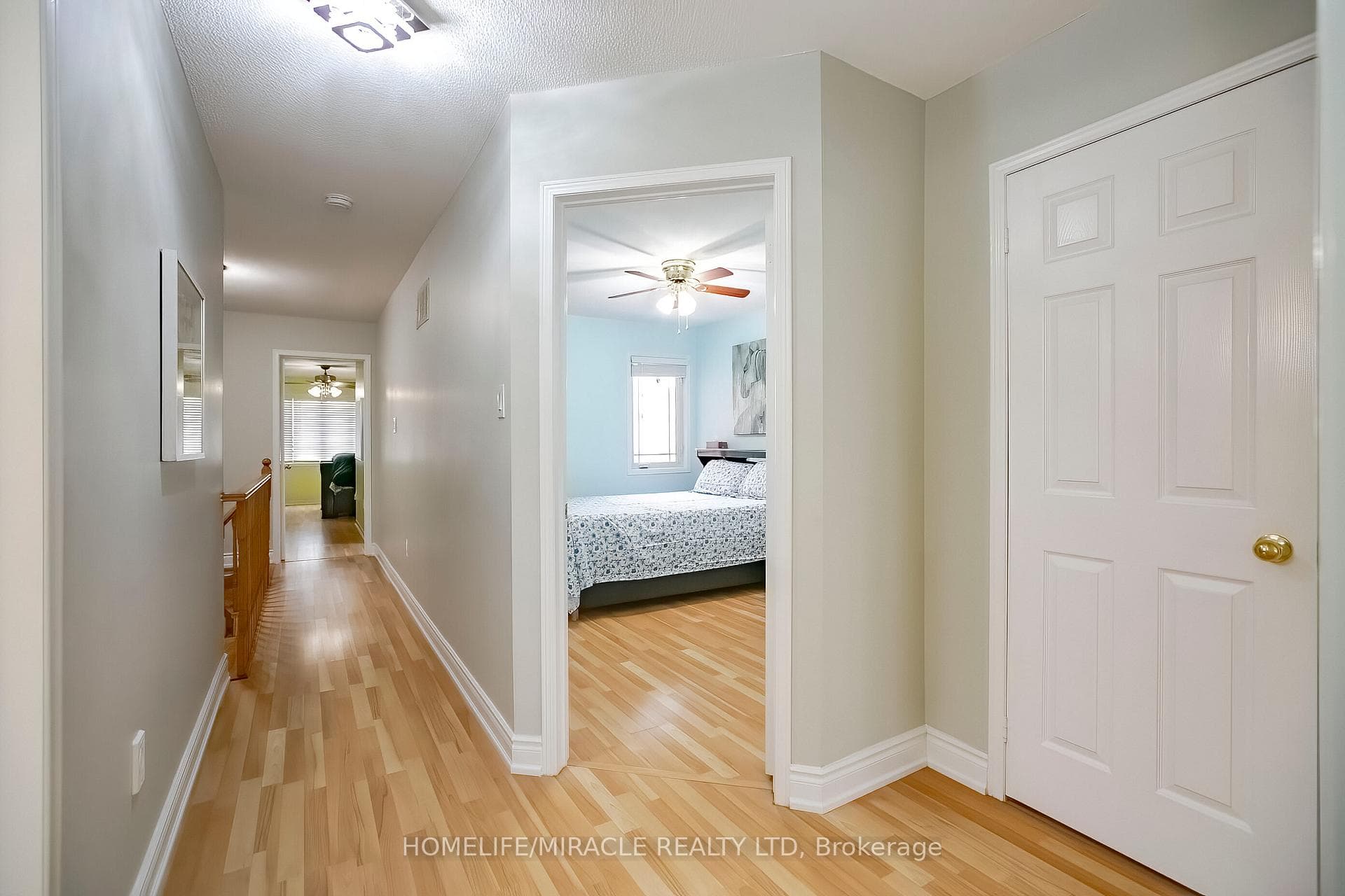 61 LAURAGLEN Crescent photo 34
